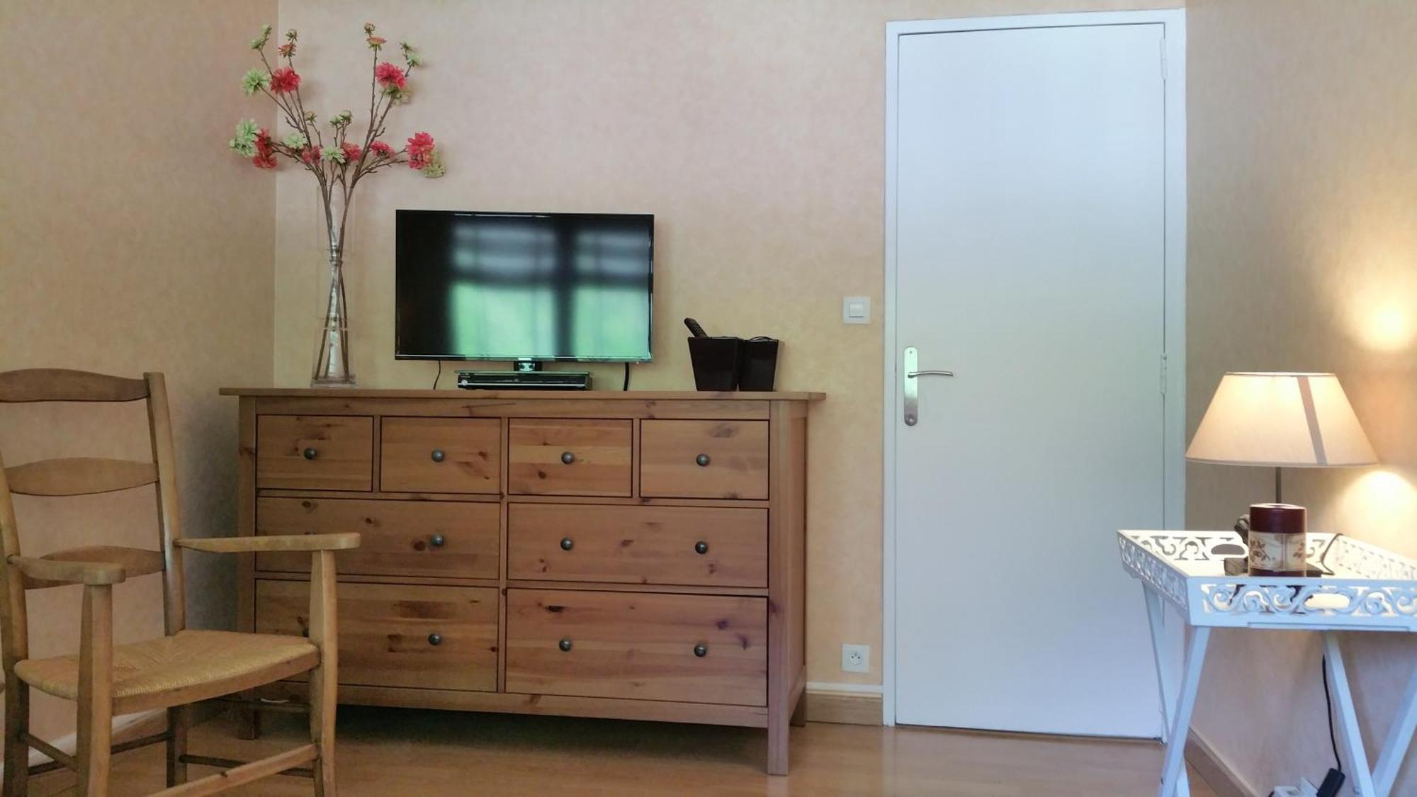T2 Bis Luchon Apartment Bagneres-de-Luchon Bagian luar foto